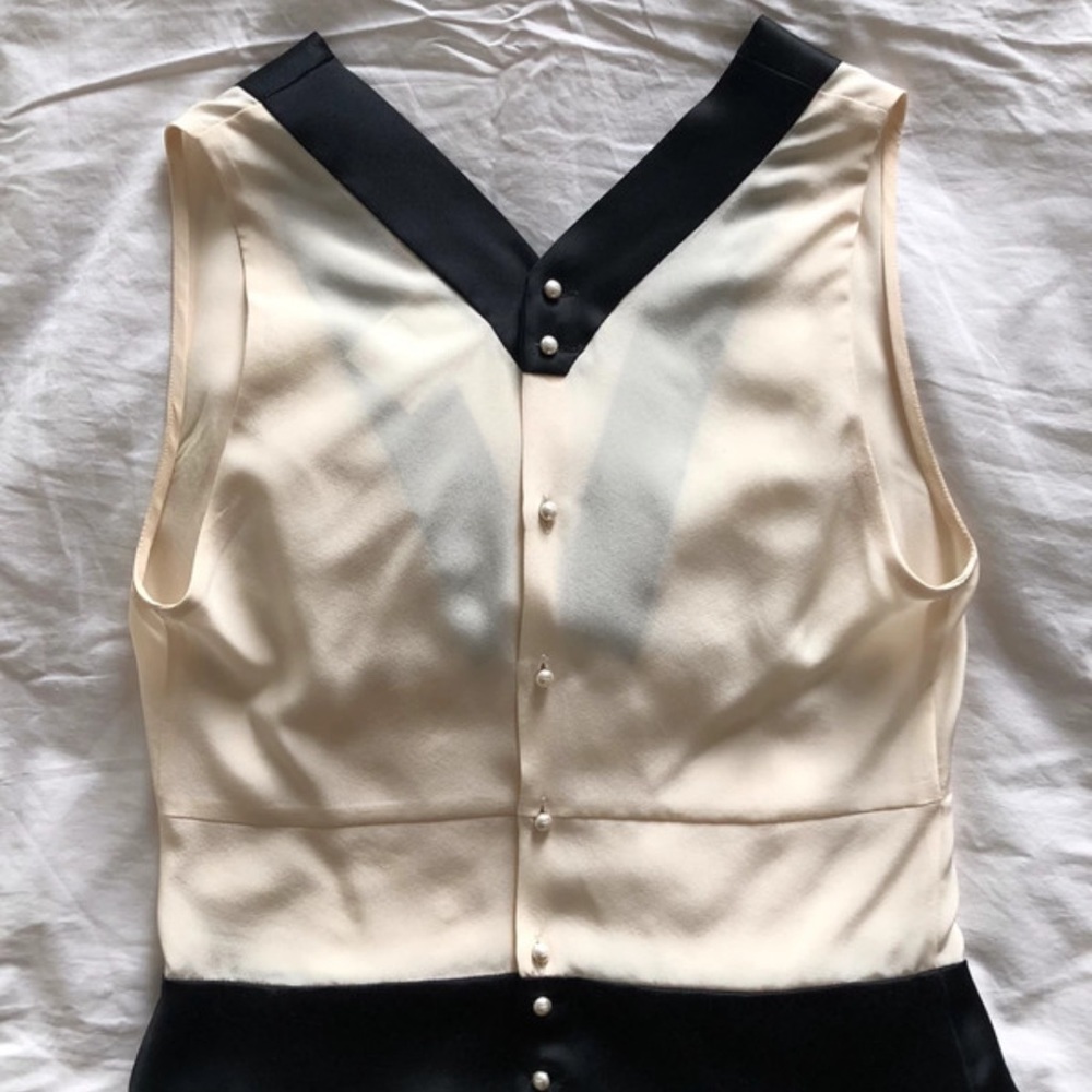 Chanel - Picture 2 of 5